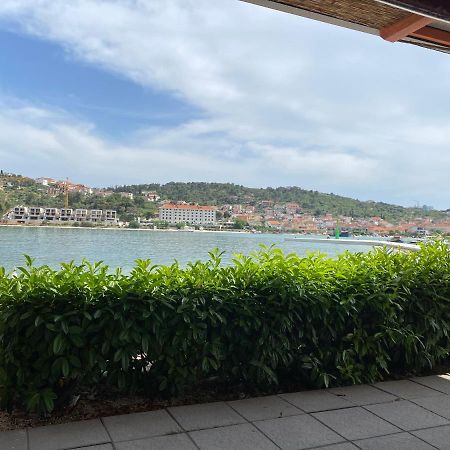 Small Private House With A Terrace In Trogir Apartment Luaran gambar