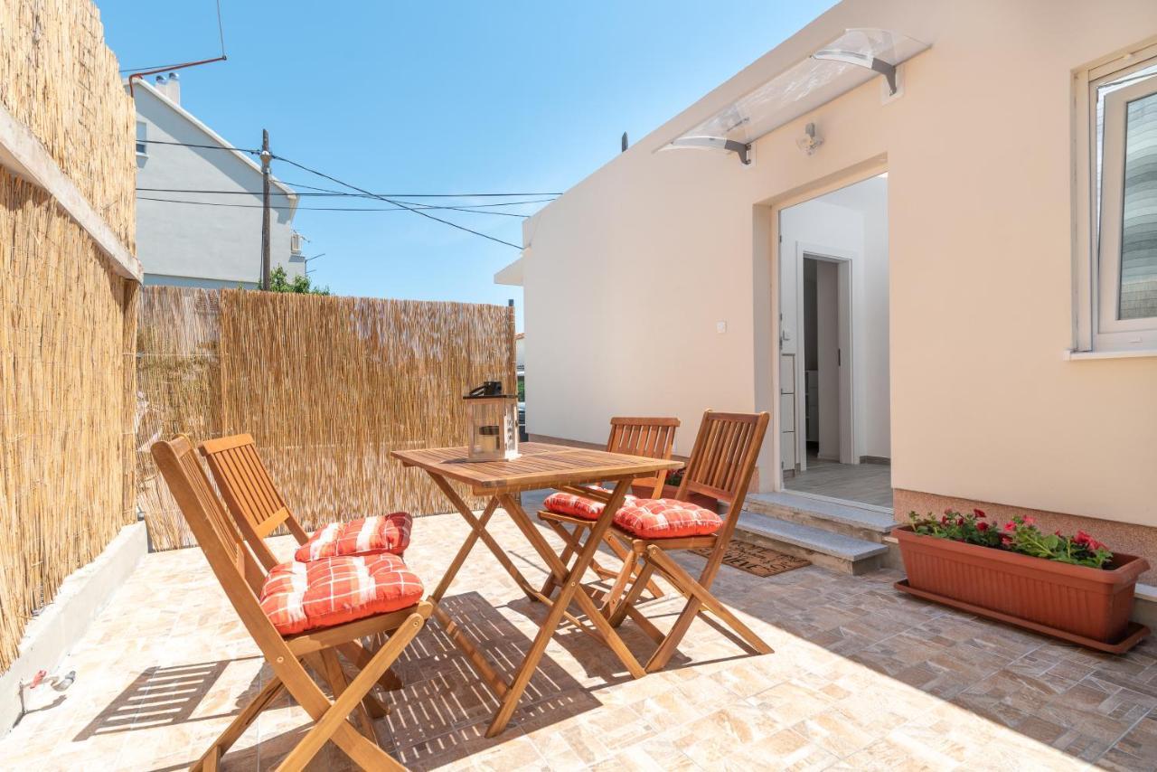 Small Private House With A Terrace In Trogir Apartment Luaran gambar