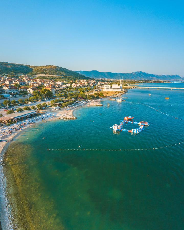Small Private House With A Terrace In Trogir Apartment Luaran gambar